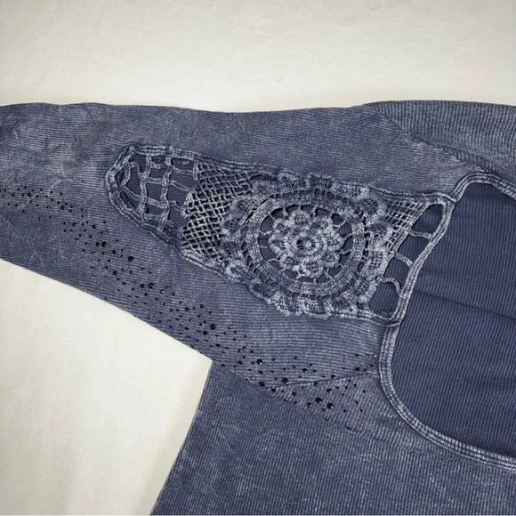 Cato Blue Stone Wash Long Sleeve Top Ribbed Crochet Detail Shoulders Rhinestones - Picture 8 of 15